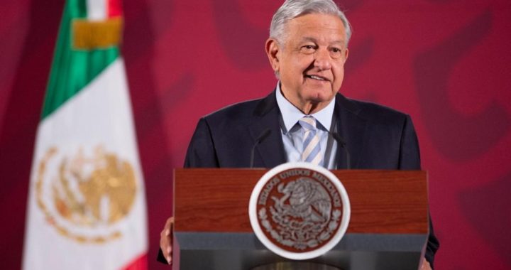 AMLO llama a empresas no despedir empleados por crisis