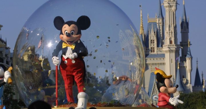 Suspendidos 43 mil empleados de Disney World