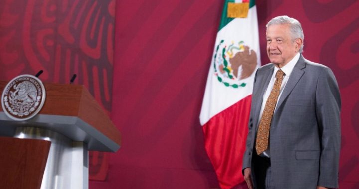 AMLO y SAT van contra 43 factureras por fraude de más de 55 mil millones de pesos