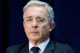 Corte Suprema de Colombia ordena poner al expresidente Álvaro Uribe bajo arresto domiciliario