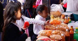 Diputados aprueban prohibir venta de comida chatarra en escuelas