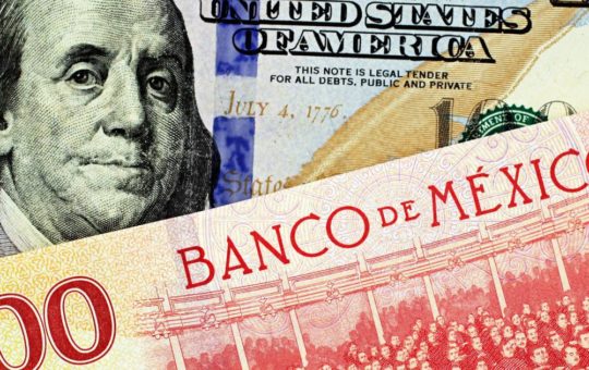 Peso rompe racha positiva de tres semanas