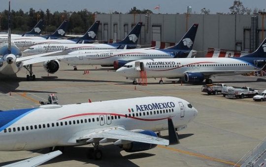 Aeroméxico contrata a piloto que grabó incidente en AICM y fue despedida