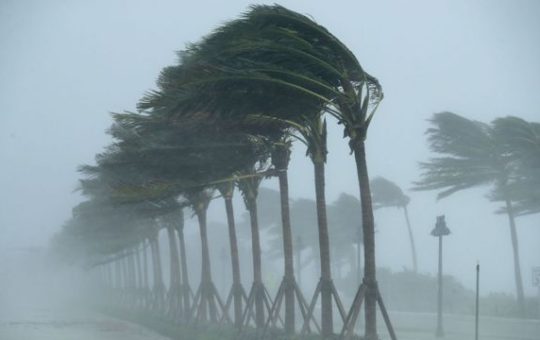 Secretario de Turismo pide estar atentos al clima por las tormentas en el Pacífico