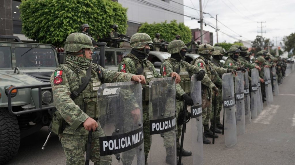 Colectivos-convocan-a-marcha-contra-la-militarizacion-en-CDMX-3