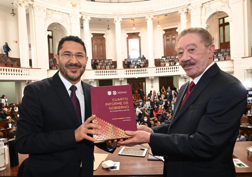 Martí-Batres-entrega-IV-Informe-de-Gobierno-de-Claudia-Sheinbaum-al-Congreso-capitalino-1-2