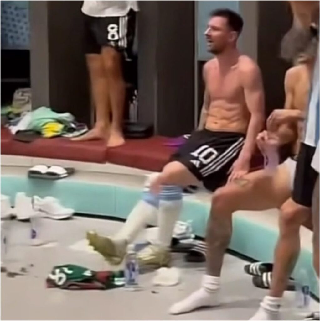 Messi-pisando-playera-de-mexico