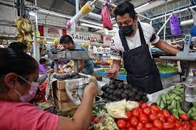 Inflación en México podría moderarse en primera quincena de febrero: encuesta