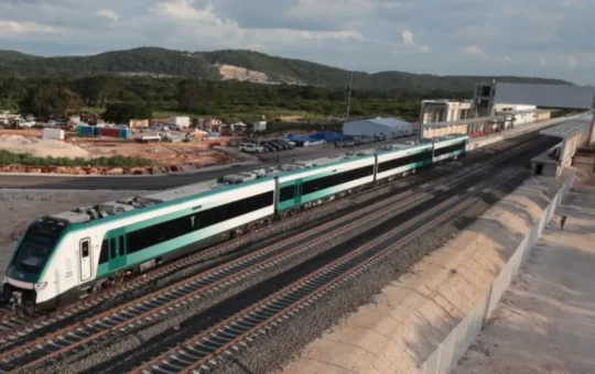 Lento avance de los últimos tramos del Tren Maya: llevan 50.4% de desarrollo