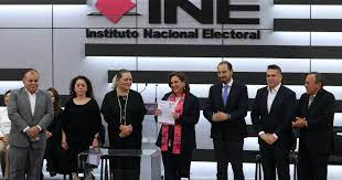 Xóchitl Gálvez exige a AMLO que ‘saque las manos de la elección’