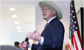 Ken Salazar responde a AMLO: EU no es culpable de violencia en Sinaloa￼