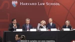 Ministro Ortiz Mena explica en Harvard reforma judicial y panelistas se burlan