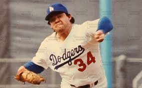 Fernando Valenzuela muere en Los Ángeles tras semanas internado