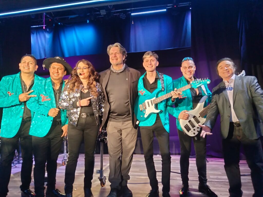 77ff8823-0f99-40b8-b154-eff2636d4842