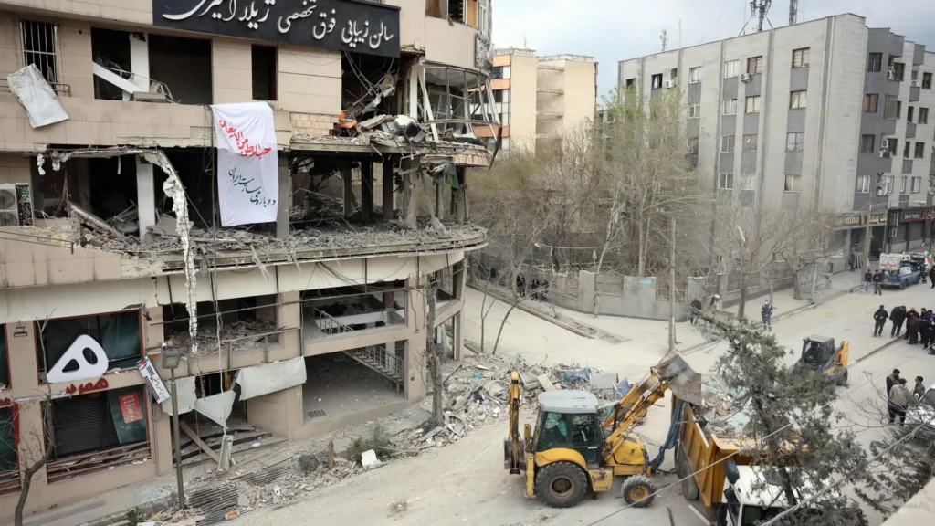 69c9273ab82559-13353169