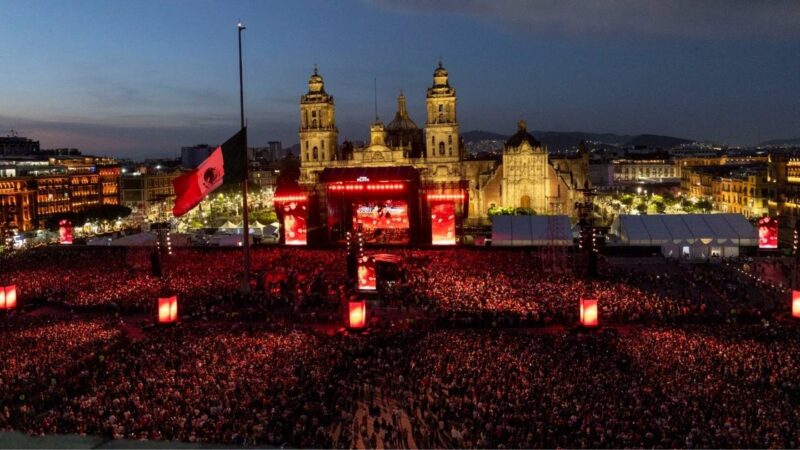 Andrea-Bocelli-reune-a-mas-de-130-mil-personas-en-concierto-gratuito-en-Zocalo