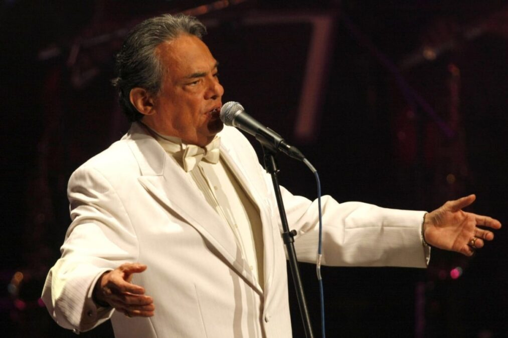 concierto-con-holograma-de-jose-jose